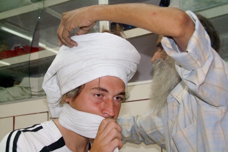 	Indien: Benny wird getrubant	