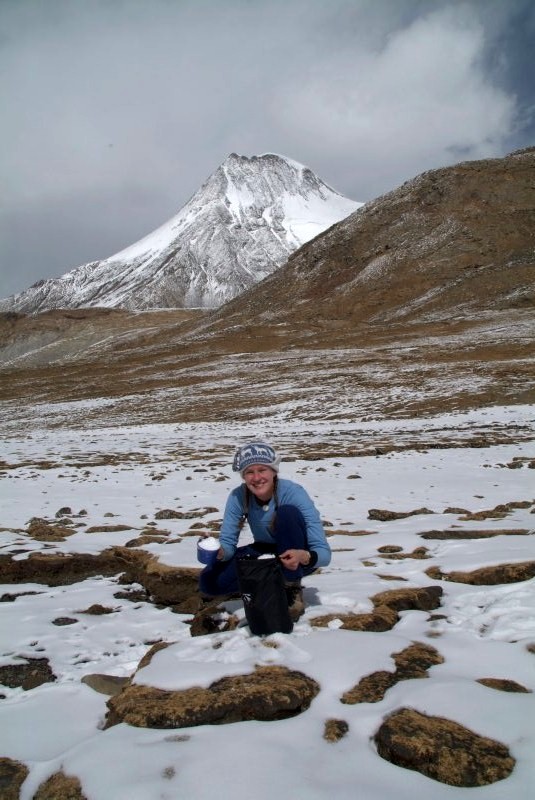 wandern in tibet 010 wir schmelzen schnee zum kochen und trinken.jpg