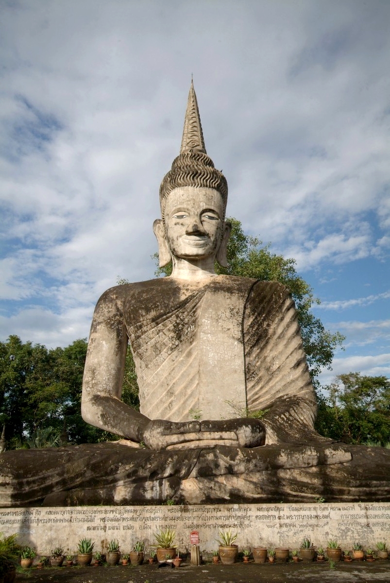 Isan, Thailand: Buddhastatuen in Nong Kai
